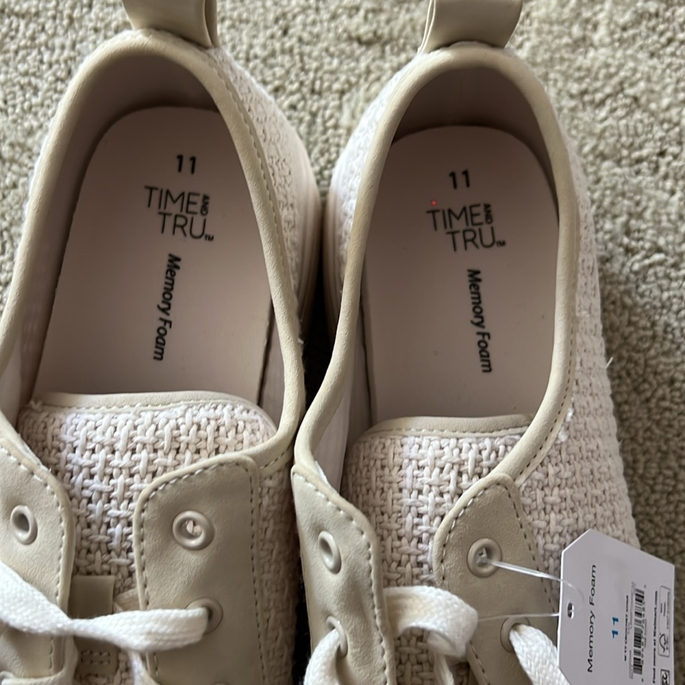 Time and Tru sneakers - Picture 5 of 6